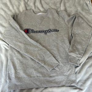 Champion crew neck!!